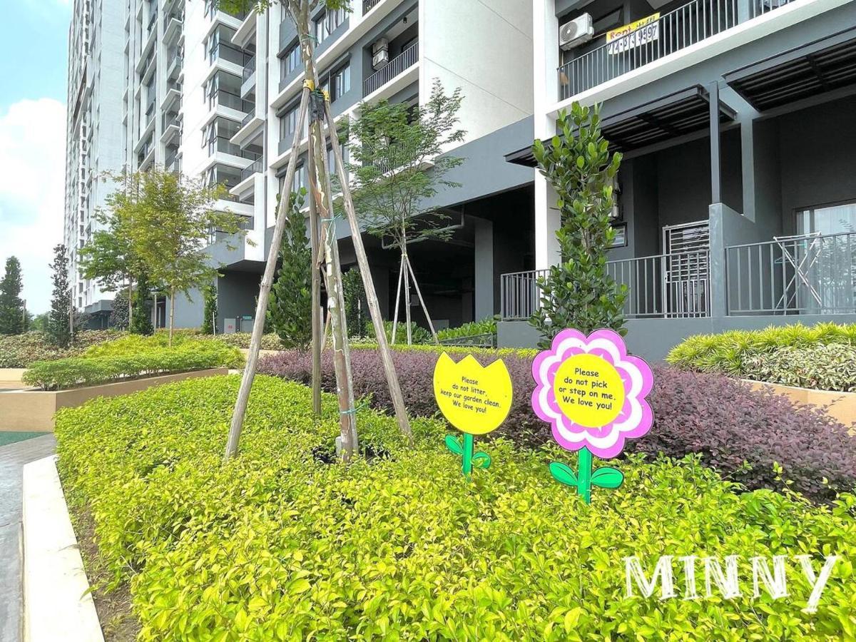 Netizen Near Mrt 2-3Pax Cozy Stay Cheras Exterior photo